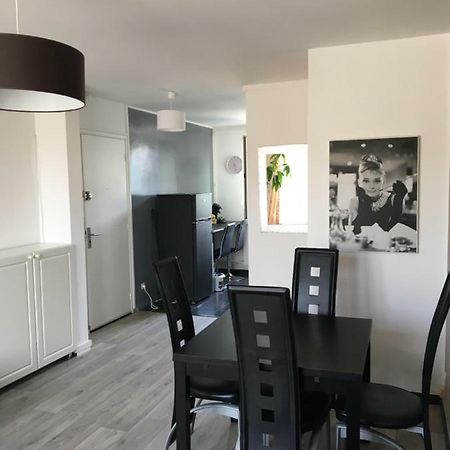 Appartement Deux Chambres Salon Parking Rouen Kindarena Exterior photo